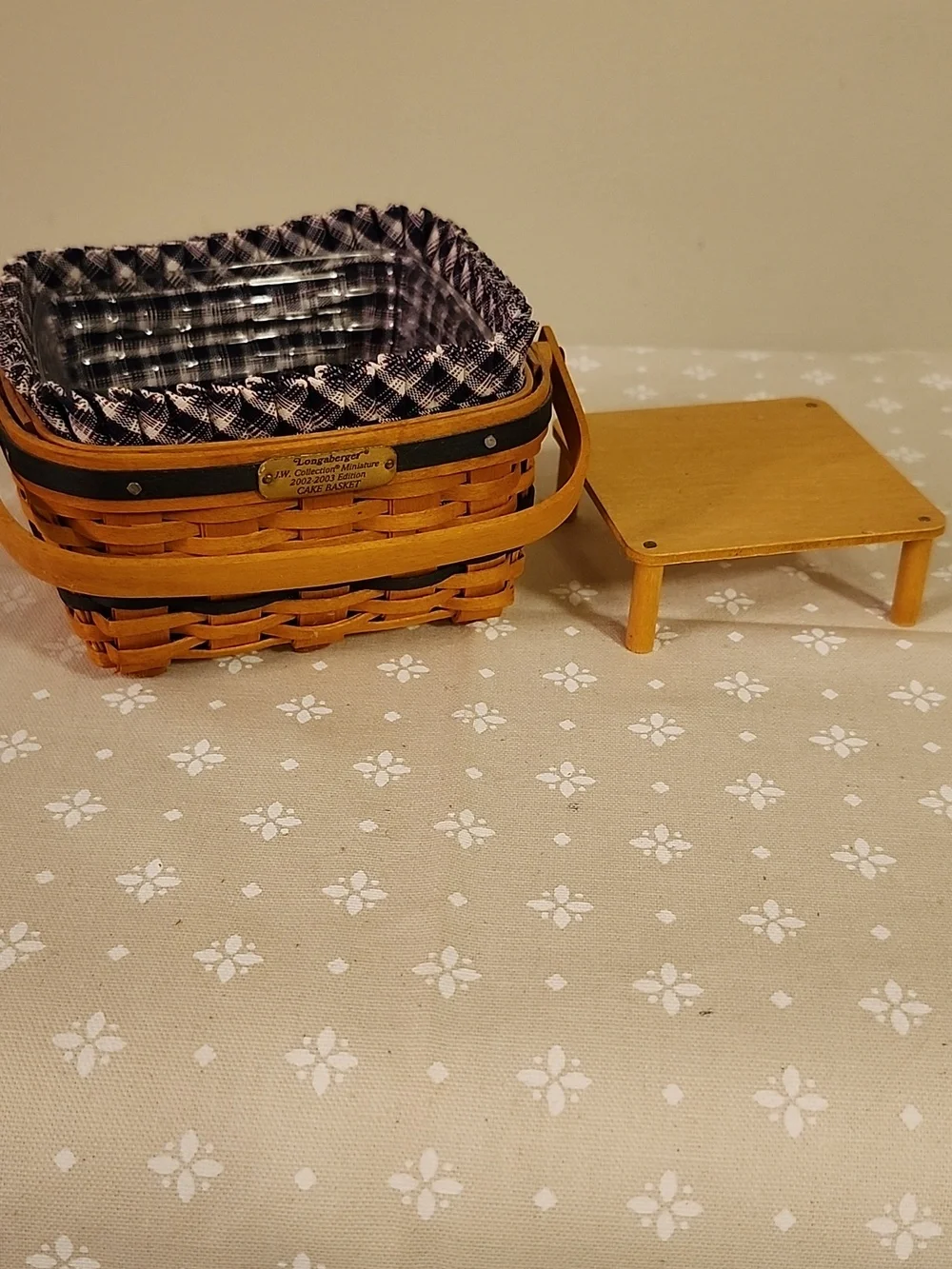 Longaberger J.W. Collection 2002-2003 Miniature Cake Basket